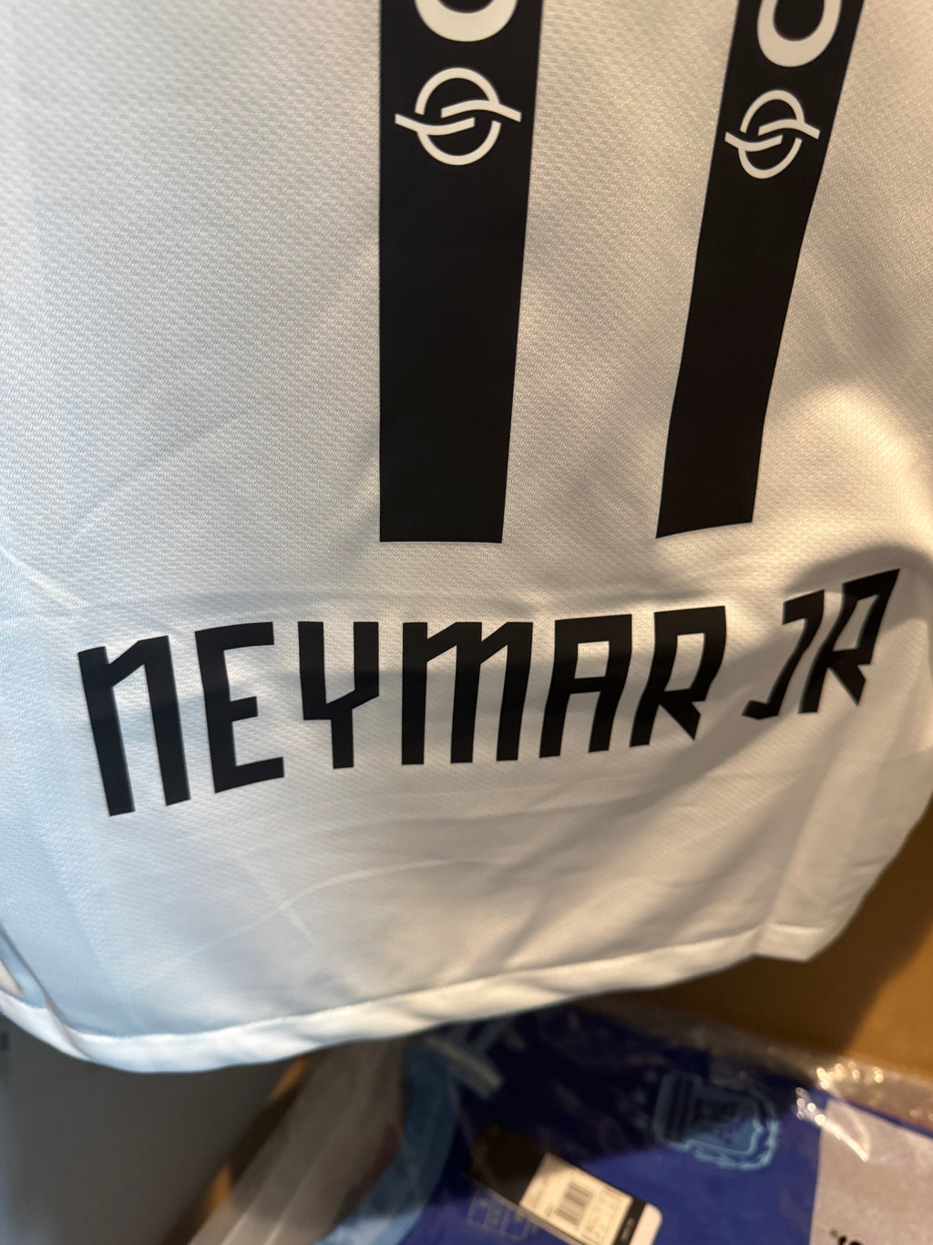 Neymar Jr. DOS SANTOS CLUB Retro Jersey 2011/12
